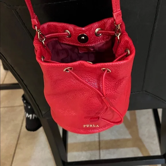 Furla Vibrant Red Leather Crossbody Bag EUC LOOKS NEW! Beautiful! - Picture 12 of 15